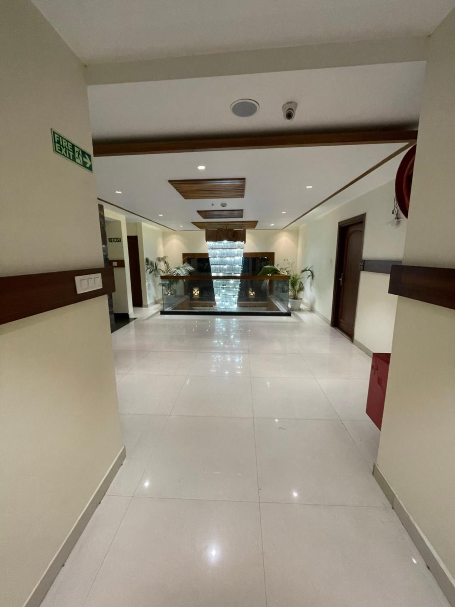 Hotel Aura Grand By Levelup Hotels Amritsar Zewnętrze zdjęcie